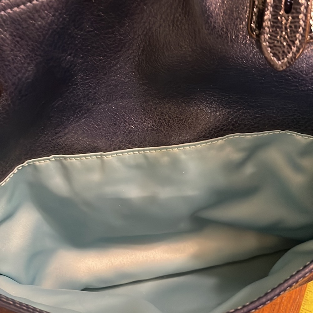 Coach leather shoulder bag. Great condition inside and out. - Picture 9 of 12